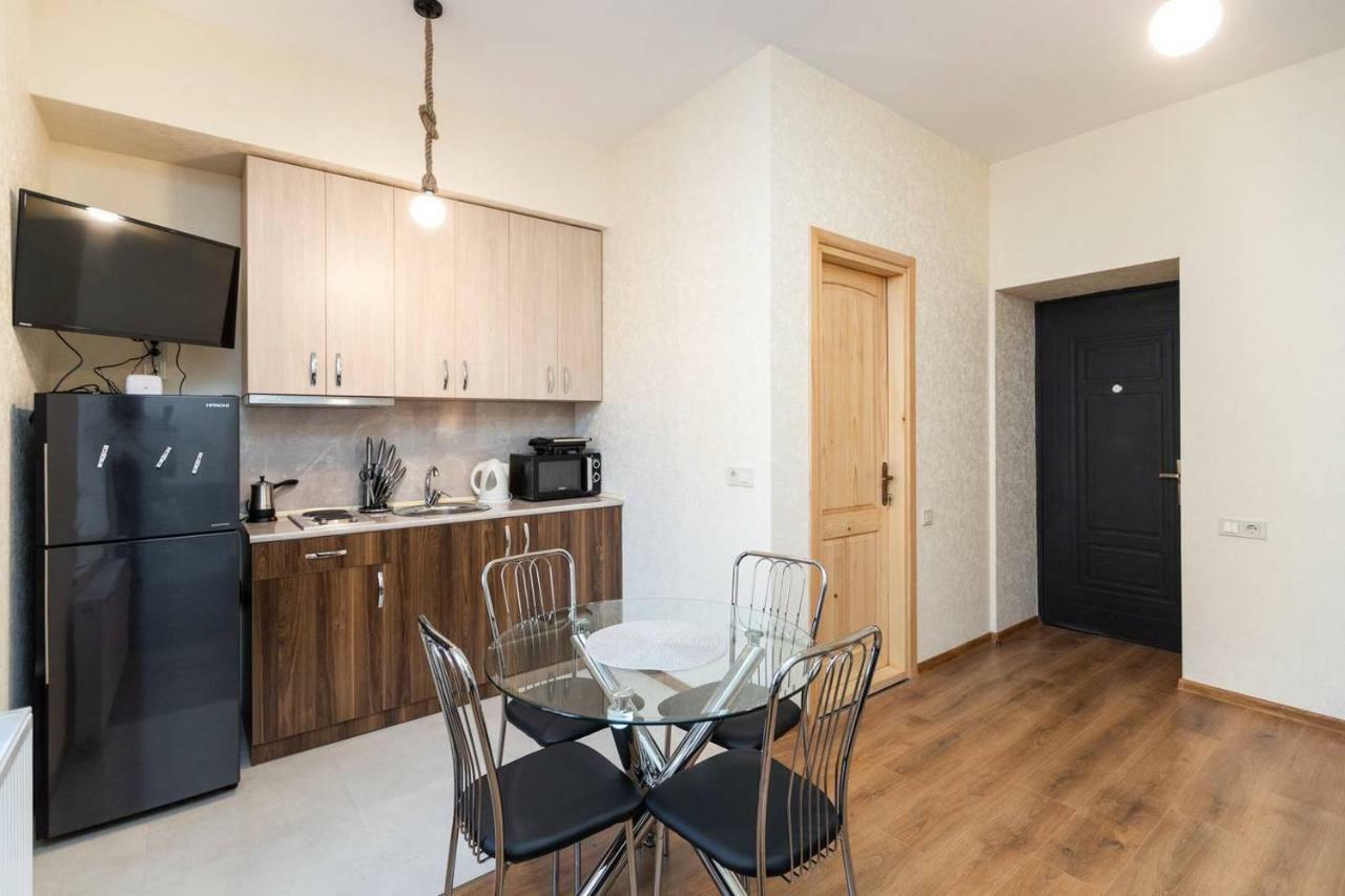 Wehost Stylish Apartment In Old Tbilisi Exterior foto